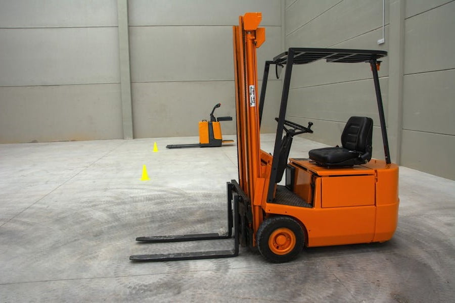 Post: Forklift Trucks